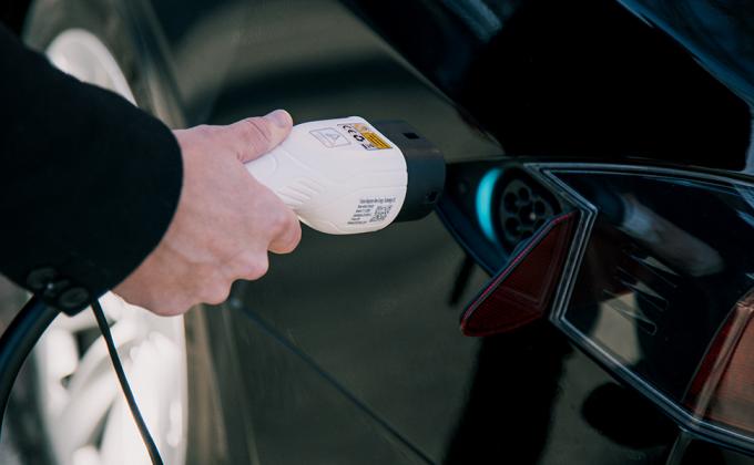 Tipe 2 ke Tipe 2 Mode 3 Kabel Pengisian Mobil Listrik 1 / 3 Fase 3.6KW 7KW 11KW 22KW 4