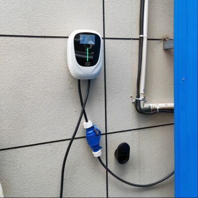Stasiun Pengisian Kendaraan Listrik 22kW 6M 32A Tiga Fase / Tipe 2 IEC 62196-2/EV Wallbox Rapid Charger APP Control